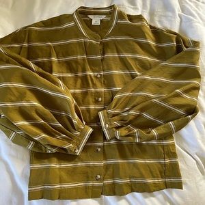 Club Monaco Balloon Sleeve Top size Small! Green, Striped, and Slightly Cropped